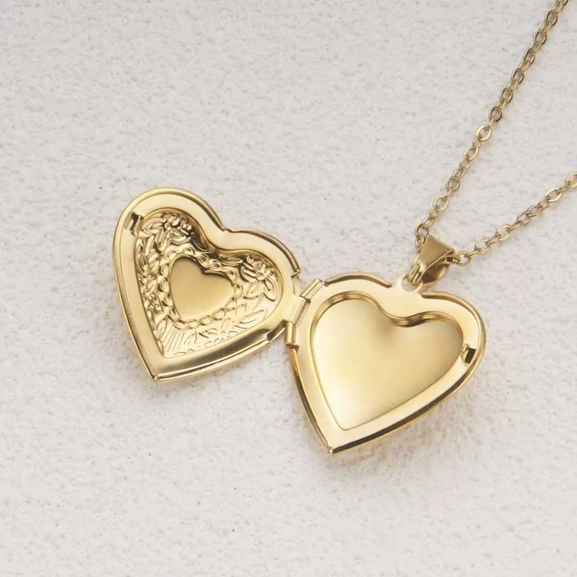Romantyczne wisiorki w kształc – Heart Locket Necklace Photo recenzja i cena