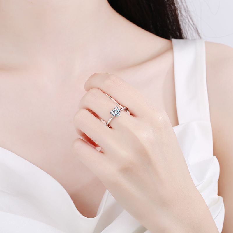 Pierścionek LioraGem z moissan – Moissanite Engagement Ring 1 Carat recenzja i cena
